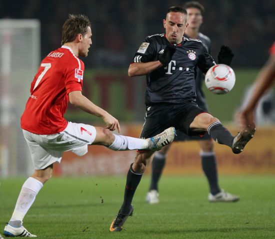 并在球迷间 并在球迷间